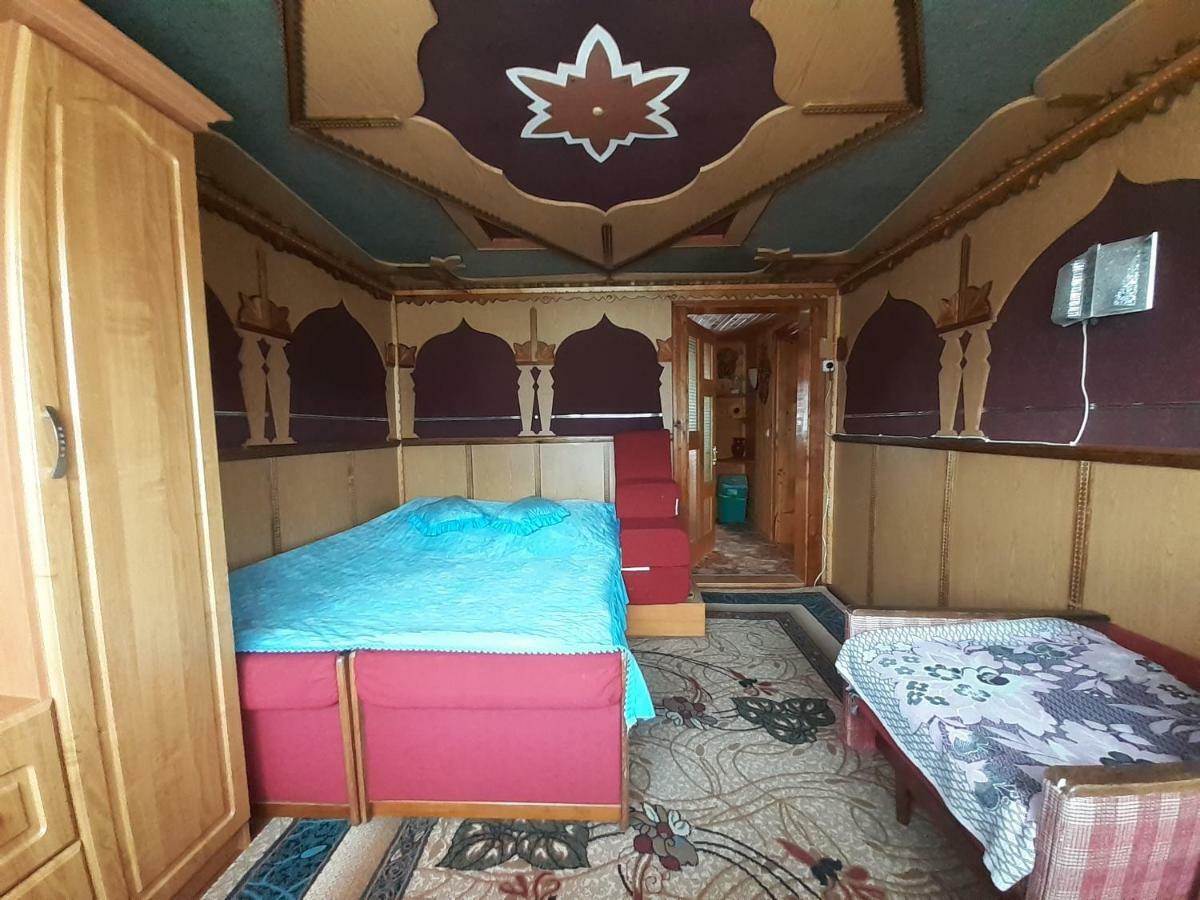 Kатруся Hotel Jaremcse Kültér fotó